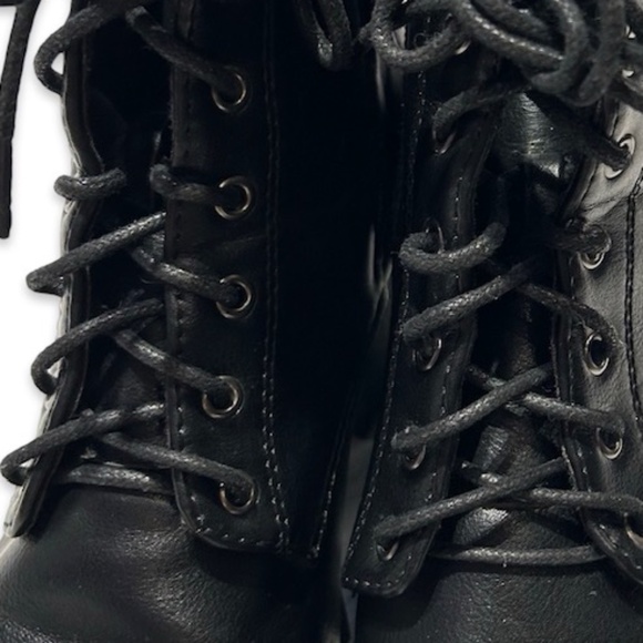 Windsor Women's Black Heeled Zipper Secured Mid Heel Boots Size 6 1/2 - Picture 3 of 12